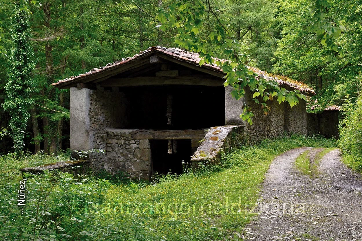 Una de las bordas del valle de Basabe. Foto: Núñez